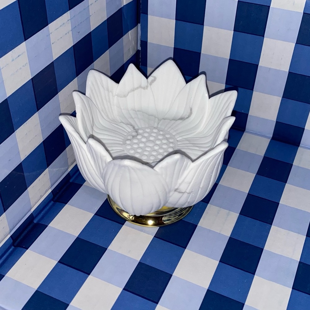 BATH AND BODY WORKS FLOWER BOWL SINGLE WICK CANDLE HOLDER - Picture 2 of 6